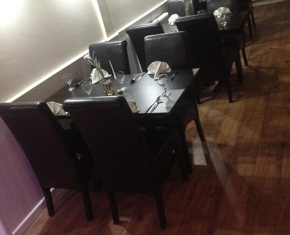 Zara Continental Hotel Langholm Bagian luar foto