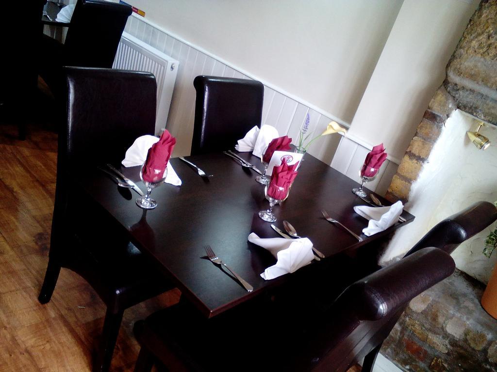 Zara Continental Hotel Langholm Bagian luar foto